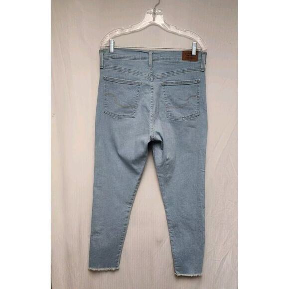 Signature by Levi Strauss Totally Shaping Pull-on Skinny Jeans Size 8 - Picture 6 of 6